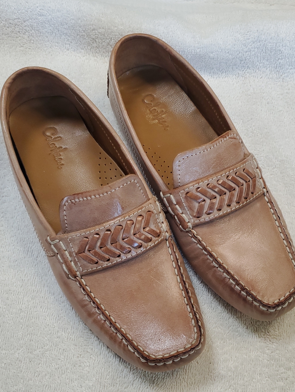 Cole Haan Womens Tan Leather Slip-On Loafers With Whipstitch Top Band. 7